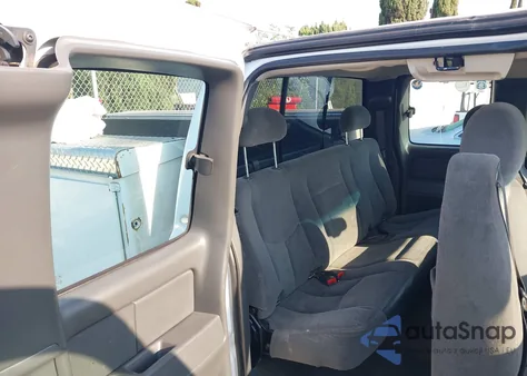 2005 Chevrolet C2500 C2500 Heavy Duty из США, поврежденный, VIN 1GBHC29U85E287646